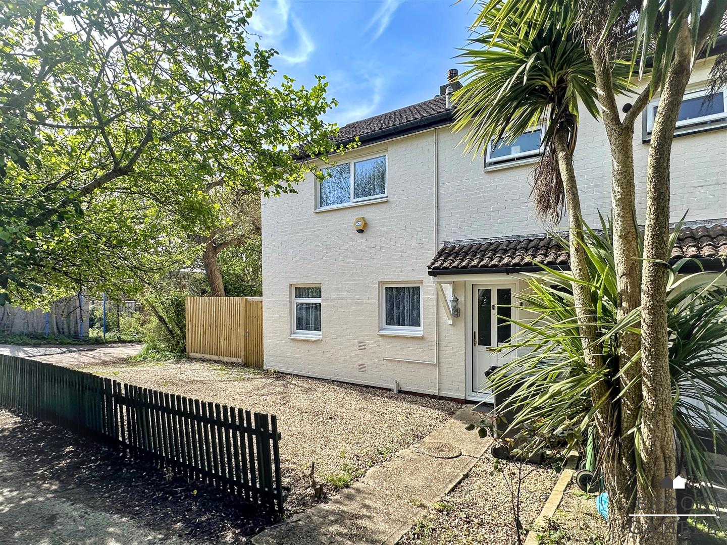 3 Bedroom House. Oulton Close in Eastbourne,  19